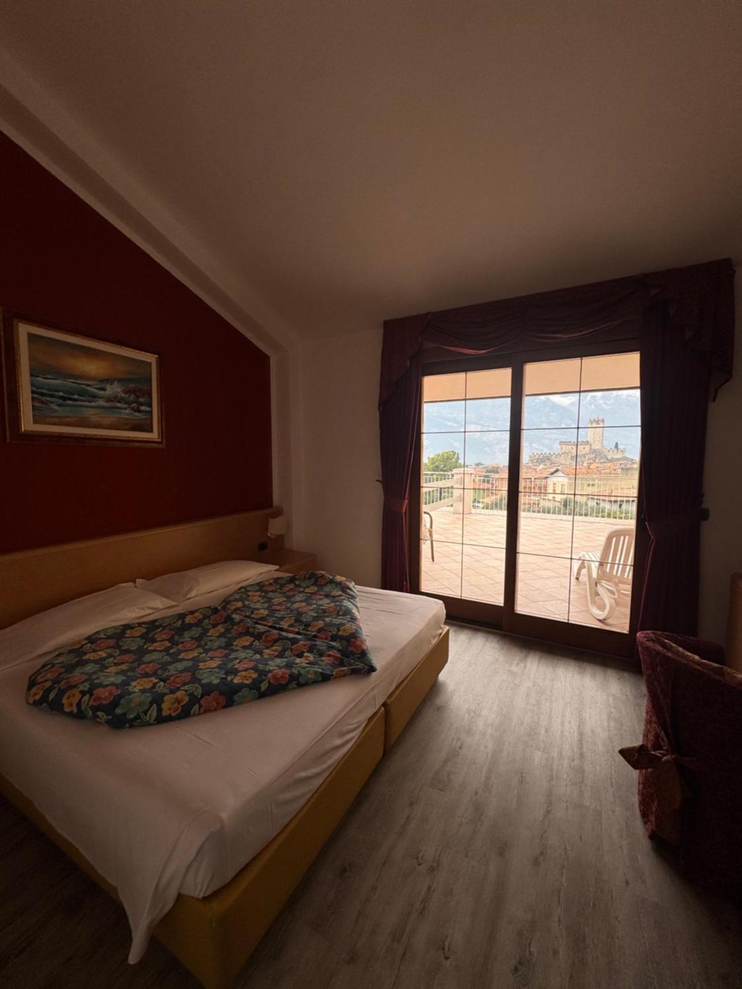 Hotel Alpi Μαλτσεζίνε Εξωτερικό φωτογραφία